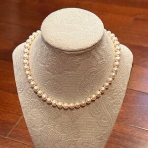 Classic Vintage Cream Pearl Necklace